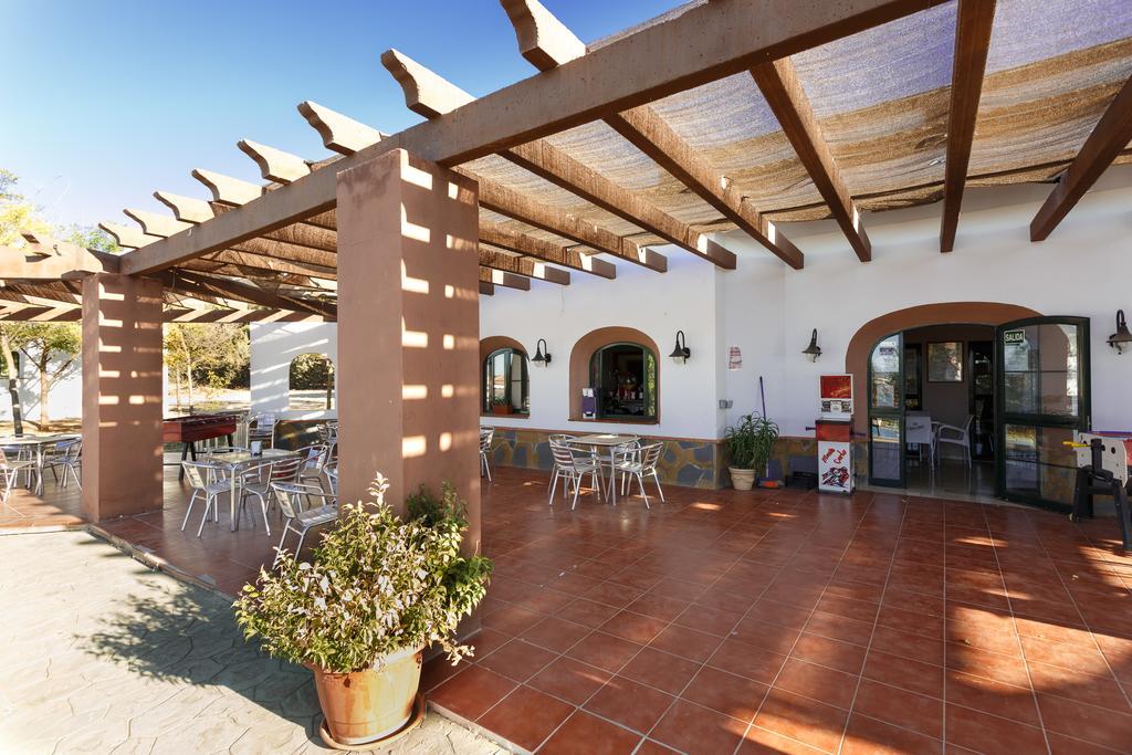 Camping La Sierrecilla Humilladero Exterior photo